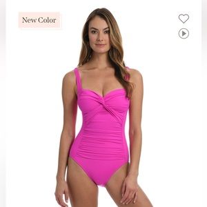 💕NWOT La Blanca Island Goddess Twist Shirred One Piece Orchid Pink Swimsuit 14